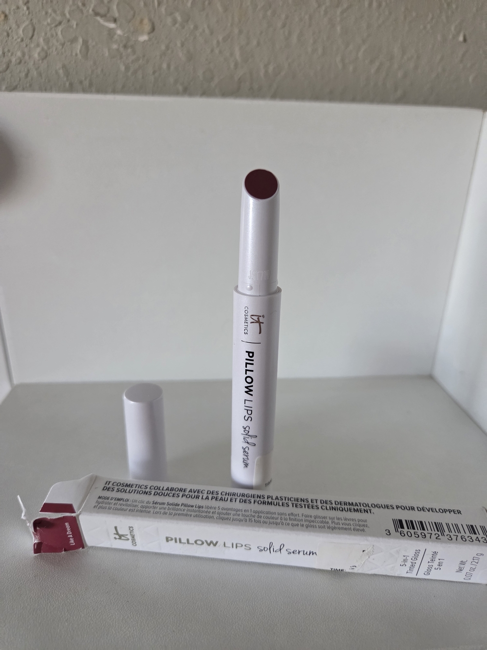 it cosmetics Pillow Lips Solid Serum Lipstick - Like A Dream
